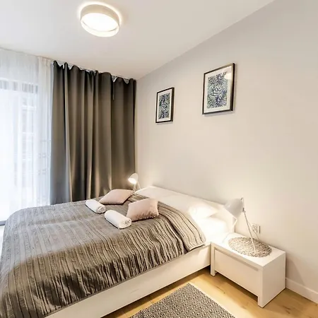 Jacuzzi, Sauna I Darmowy Parking Apartman *